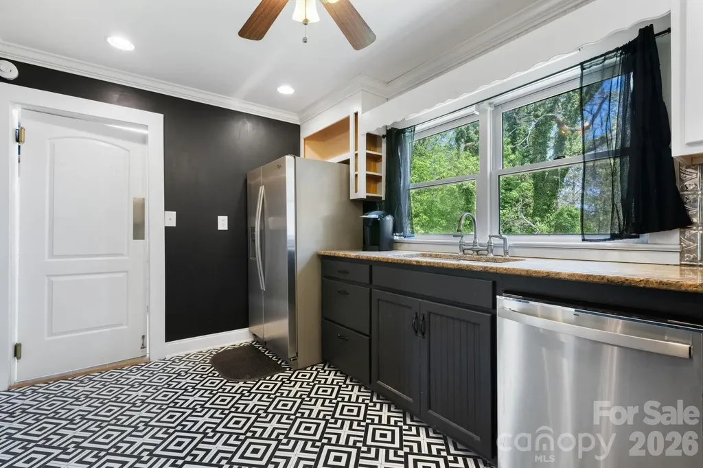 715 Main Street Hudson NC 28638
