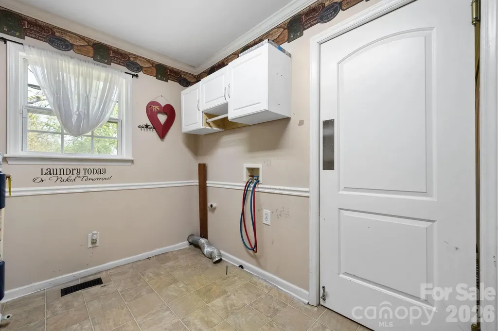 715 Main Street Hudson NC 28638