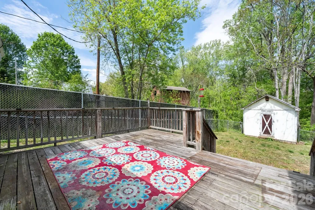 715 Main Street Hudson NC 28638