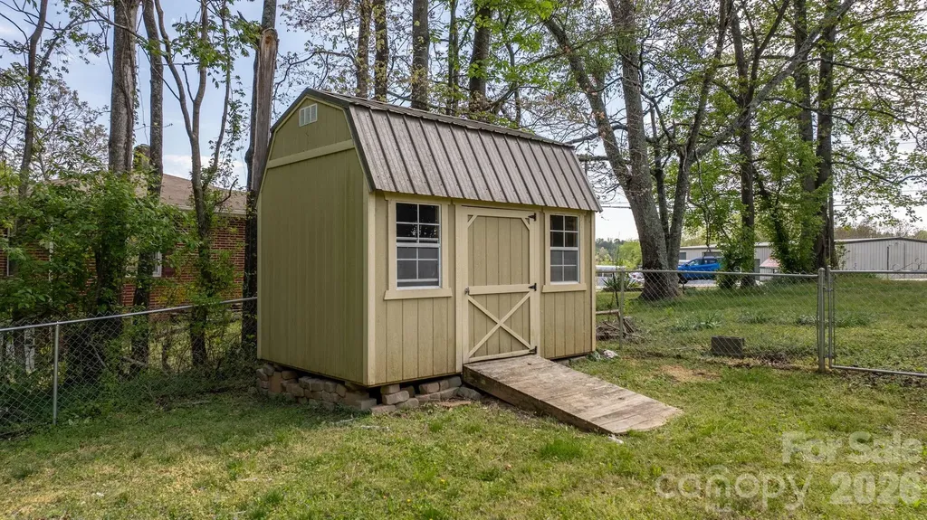 715 Main Street Hudson NC 28638