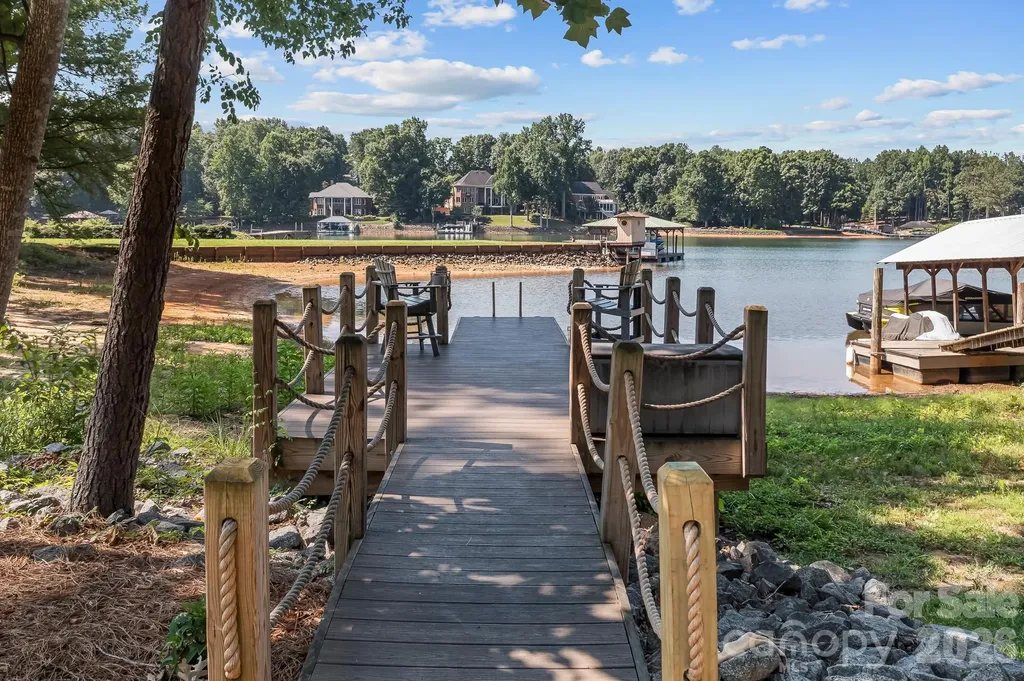 348 Catalina Drive Mooresville NC 28117