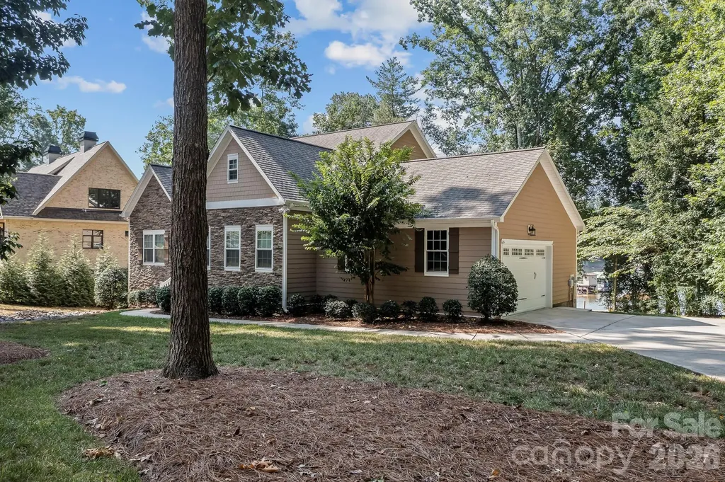 348 Catalina Drive Mooresville NC 28117
