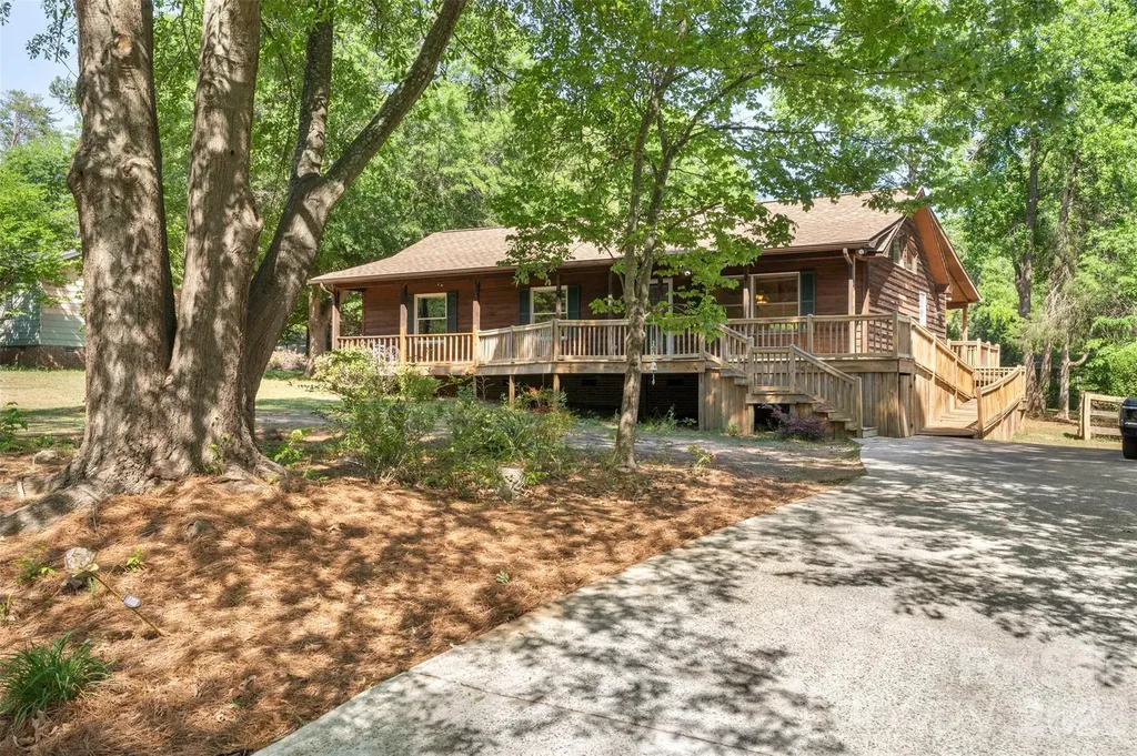 2008 Rock Springs Circle Denver NC 28037