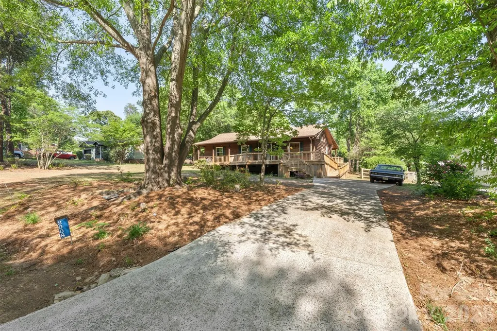 2008 Rock Springs Circle Denver NC 28037