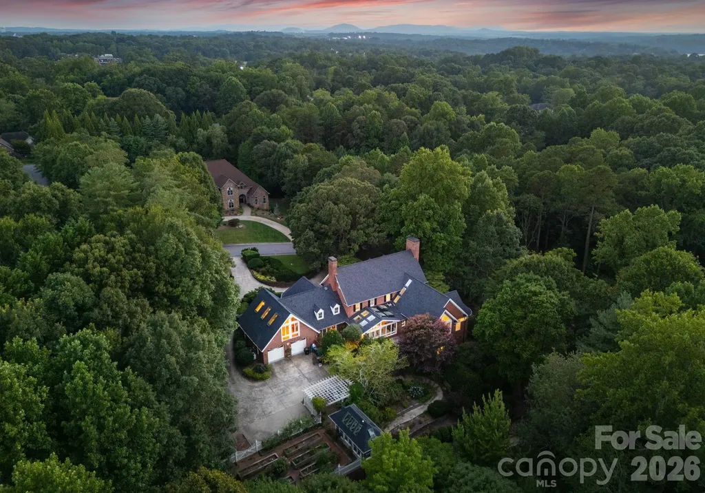 240 21st Avenue Drive NW Hickory NC 28601