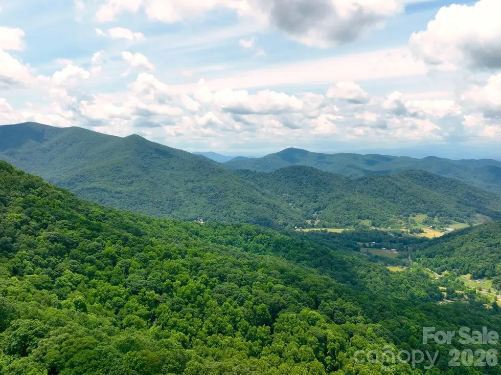 135 Gavin Glen Road Weaverville NC 28787
