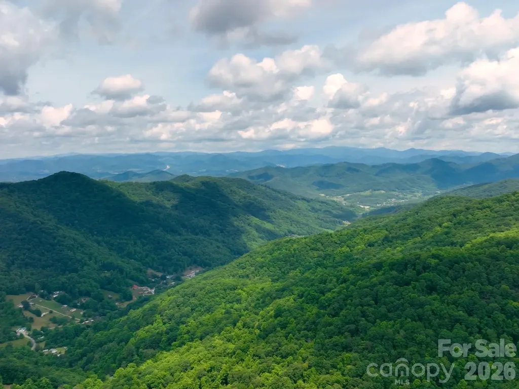 135 Gavin Glen Road Weaverville NC 28787