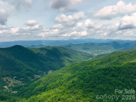 135 Gavin Glen Road Weaverville NC 28787