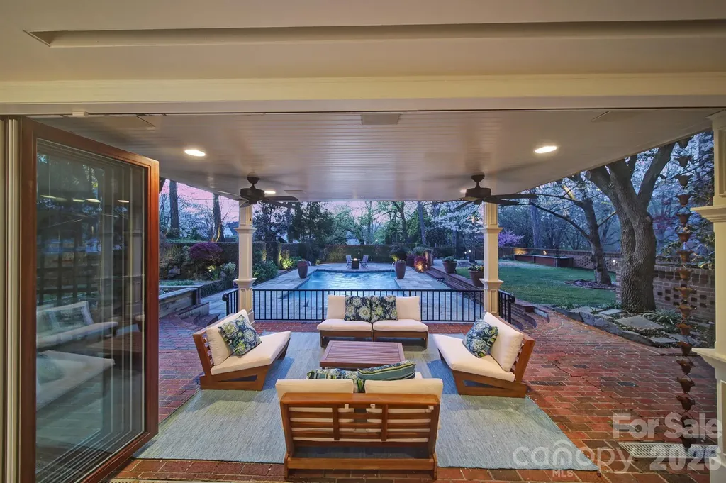 2132 Rolston Drive Charlotte NC 28207