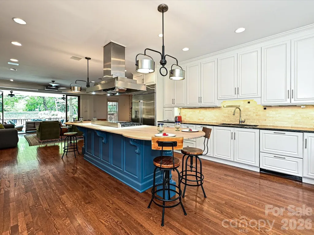 2132 Rolston Drive Charlotte NC 28207