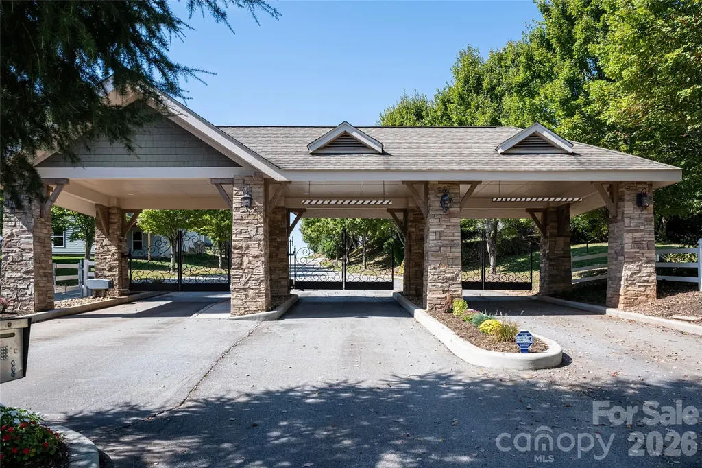 17 Dreambird Drive Leicester NC 28748