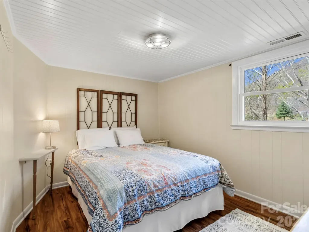 24 Baldridge Drive Burnsville NC 28714