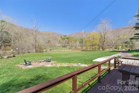 24 Baldridge Drive Burnsville NC 28714