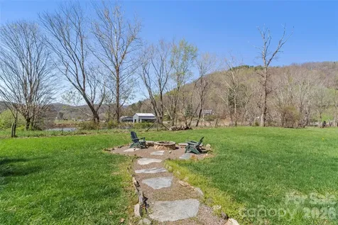 24 Baldridge Drive Burnsville NC 28714
