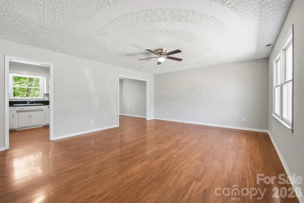806 S Laurel Street Lincolnton NC 28092