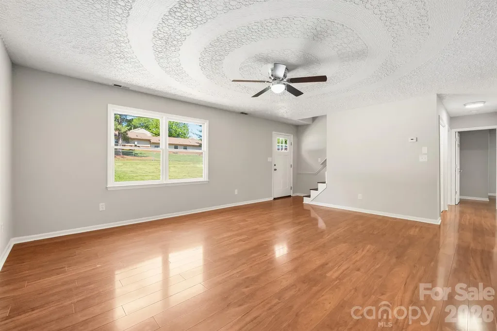 806 S Laurel Street Lincolnton NC 28092