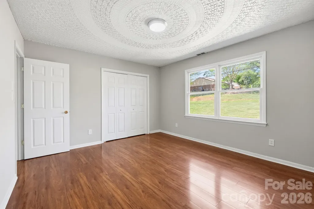 806 S Laurel Street Lincolnton NC 28092