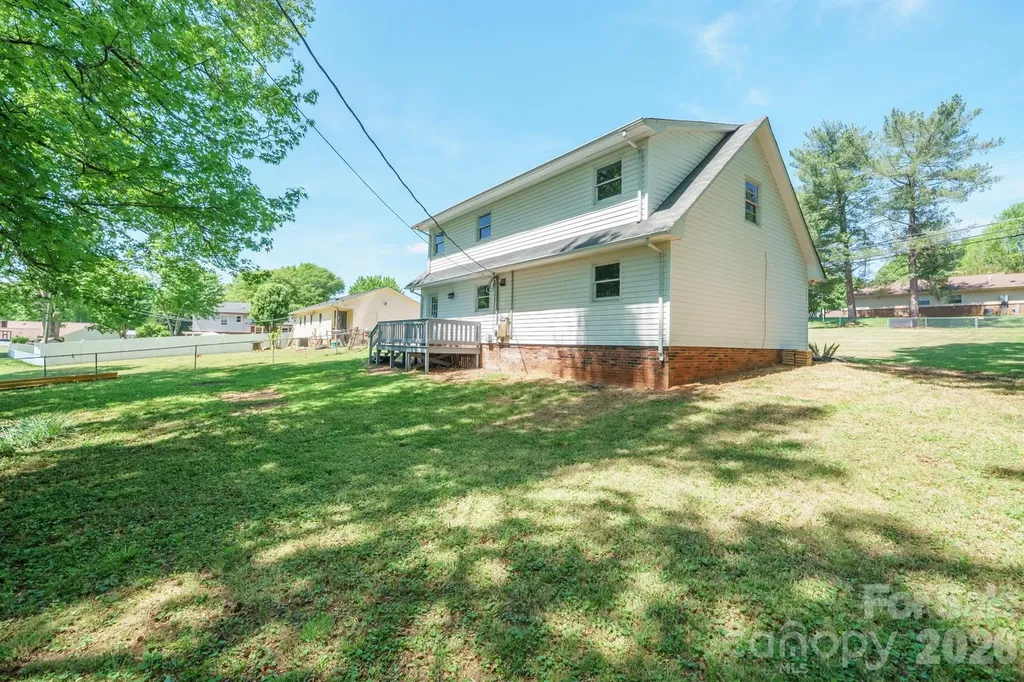 806 S Laurel Street Lincolnton NC 28092