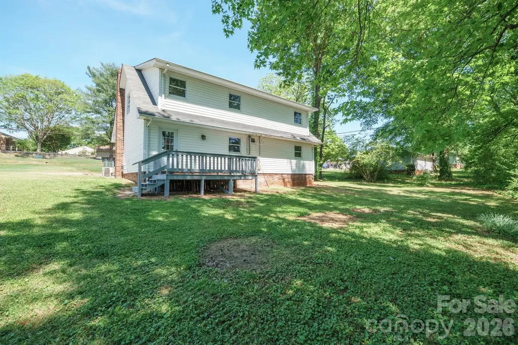 806 S Laurel Street Lincolnton NC 28092