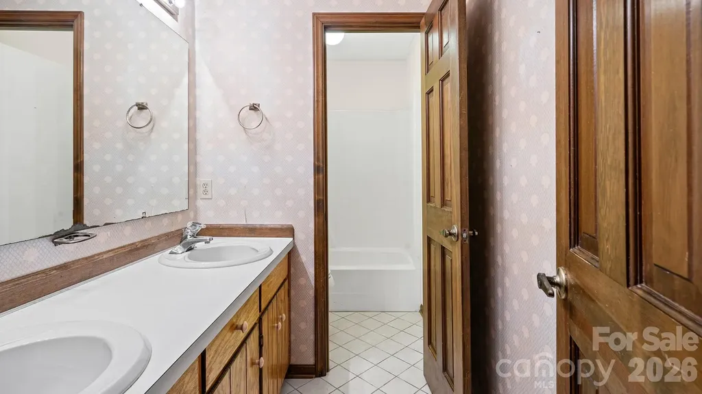 297 Mockingbird Lane McAdenville NC 28081