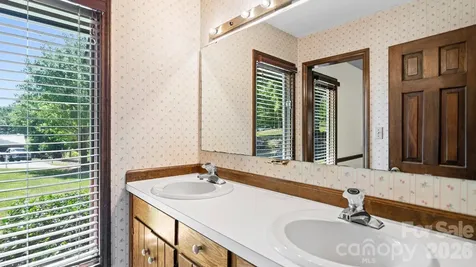 297 Mockingbird Lane McAdenville NC 28081