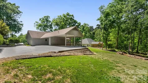 297 Mockingbird Lane McAdenville NC 28081