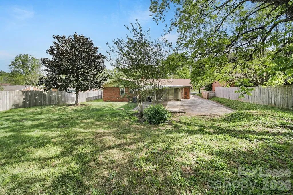 1424 Standish Place Charlotte NC 28216