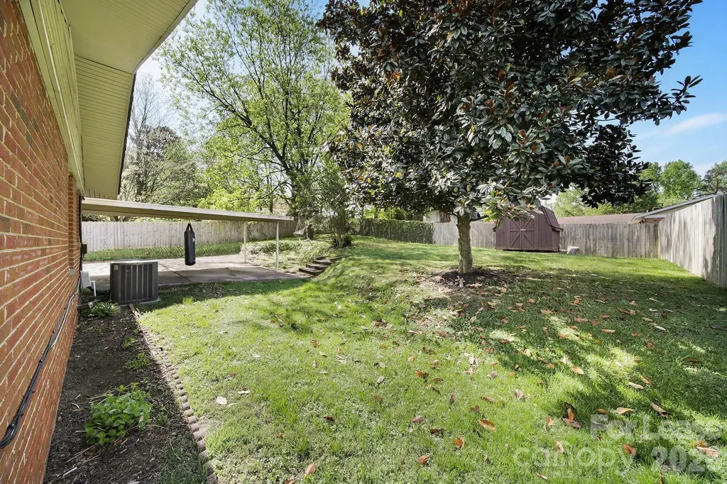 1424 Standish Place Charlotte NC 28216