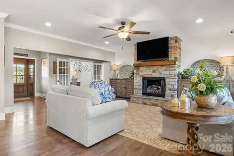 2463 Bridle Court Lincolnton NC 28092