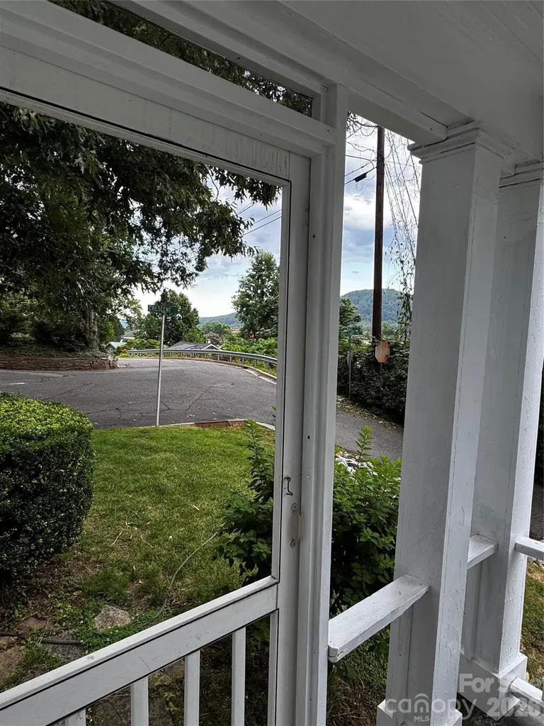 9 Crescent Drive Marion NC 28752