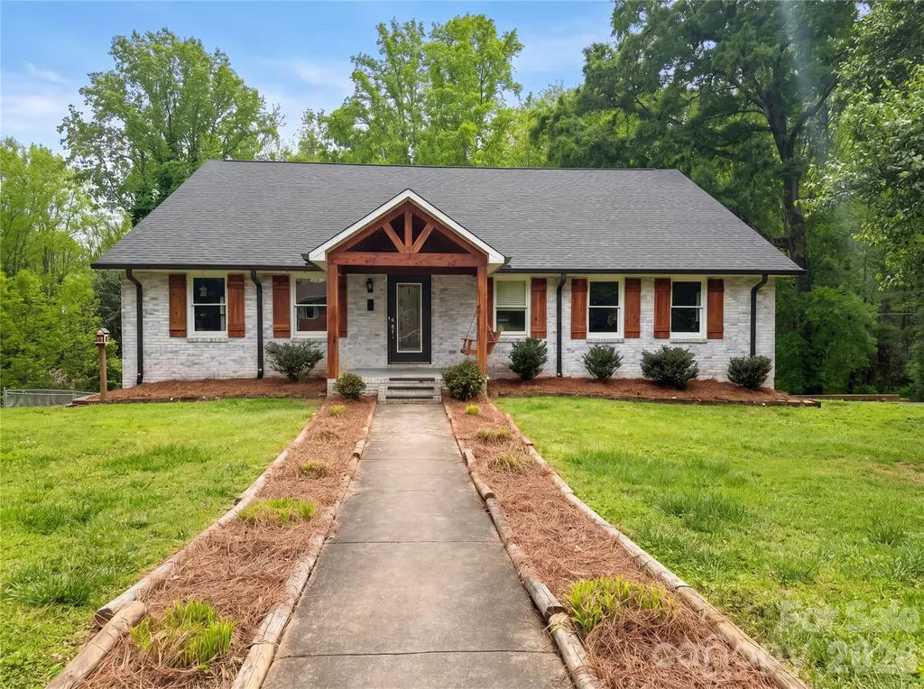 706 Crescent Drive Cherryville NC 28021