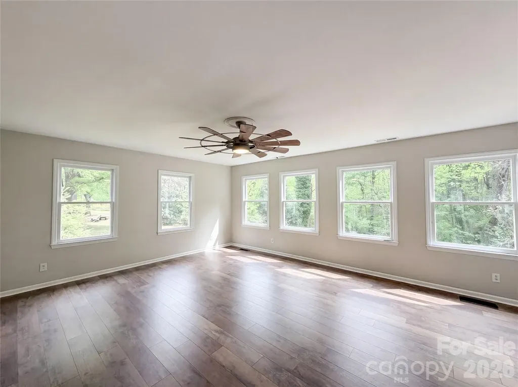 706 Crescent Drive Cherryville NC 28021