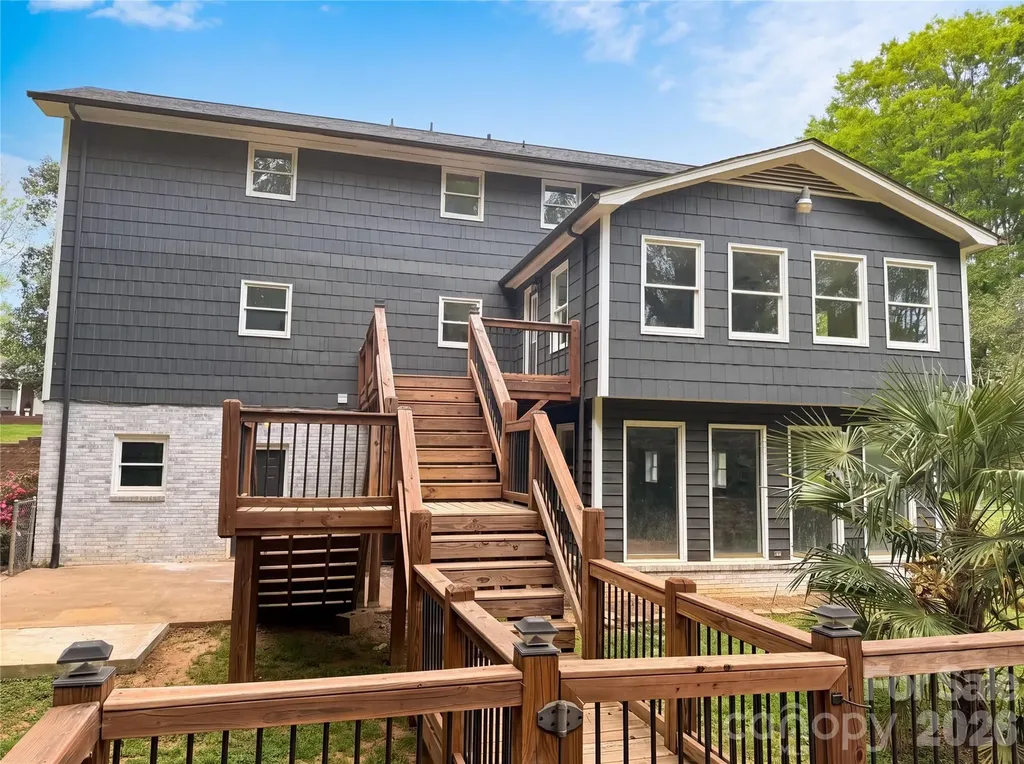 706 Crescent Drive Cherryville NC 28021