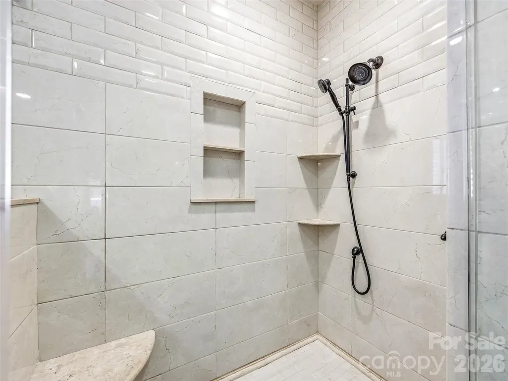 33 Tiverton Lane Asheville NC 28803
