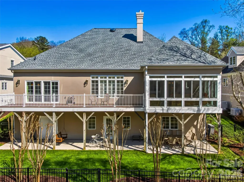 33 Tiverton Lane Asheville NC 28803