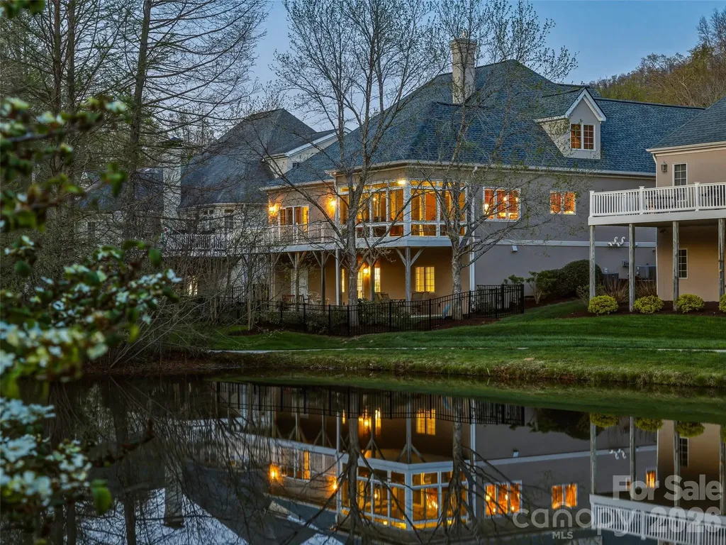 33 Tiverton Lane Asheville NC 28803