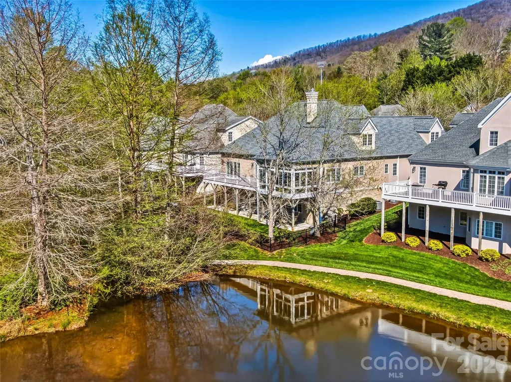 33 Tiverton Lane Asheville NC 28803