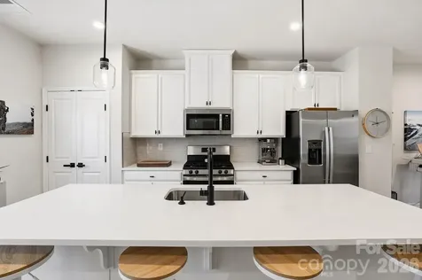 1311 Ashbury Street Charlotte NC 28216