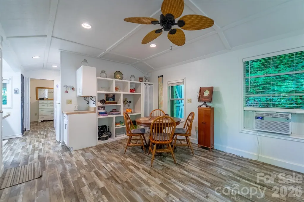 283 Briggs Cove Road Robbinsville NC 28771