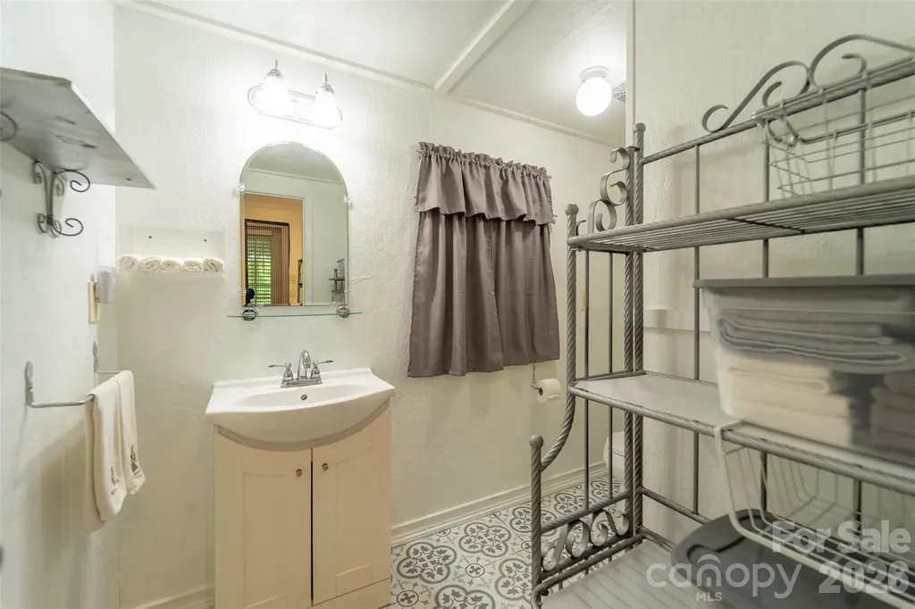283 Briggs Cove Road Robbinsville NC 28771