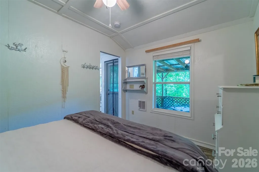 283 Briggs Cove Road Robbinsville NC 28771