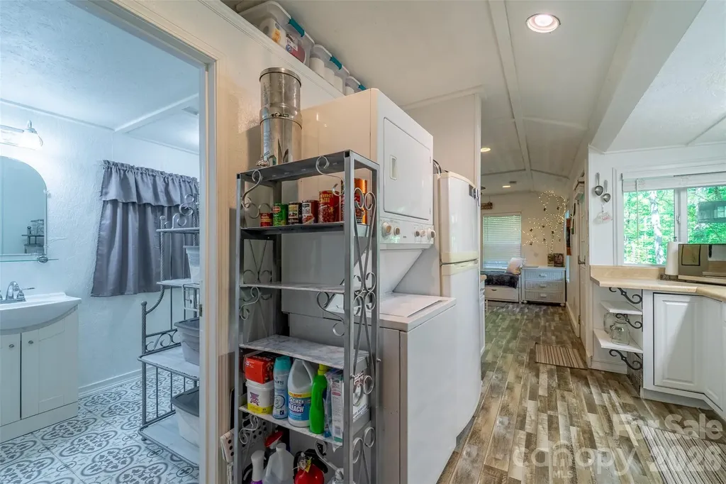 283 Briggs Cove Road Robbinsville NC 28771