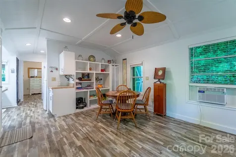 283 Briggs Cove Road Robbinsville NC 28771