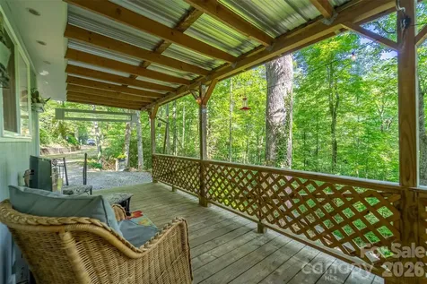 283 Briggs Cove Road Robbinsville NC 28771