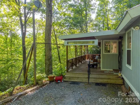 283 Briggs Cove Road Robbinsville NC 28771