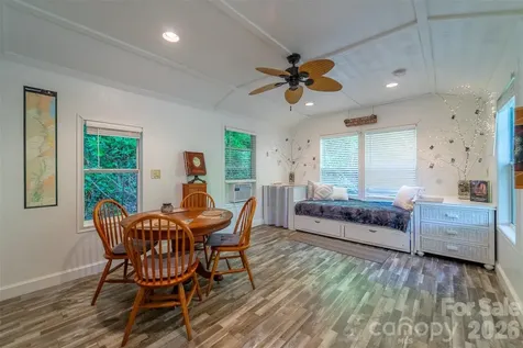 283 Briggs Cove Road Robbinsville NC 28771
