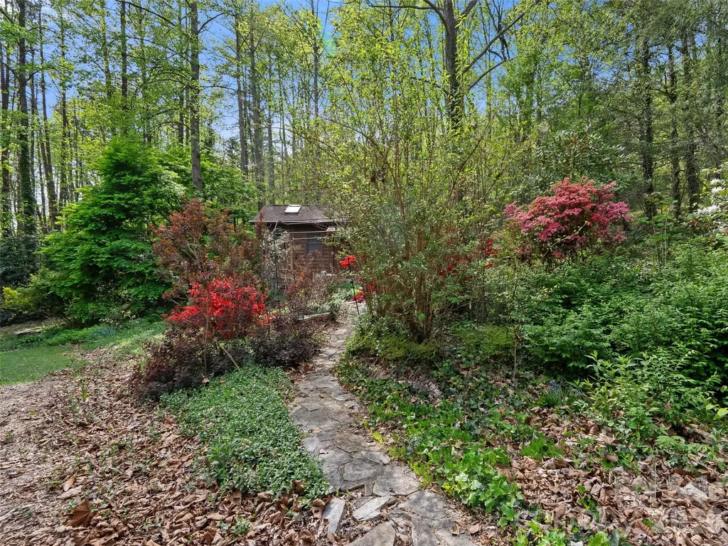 120 Carter Cove Road Asheville NC 28804