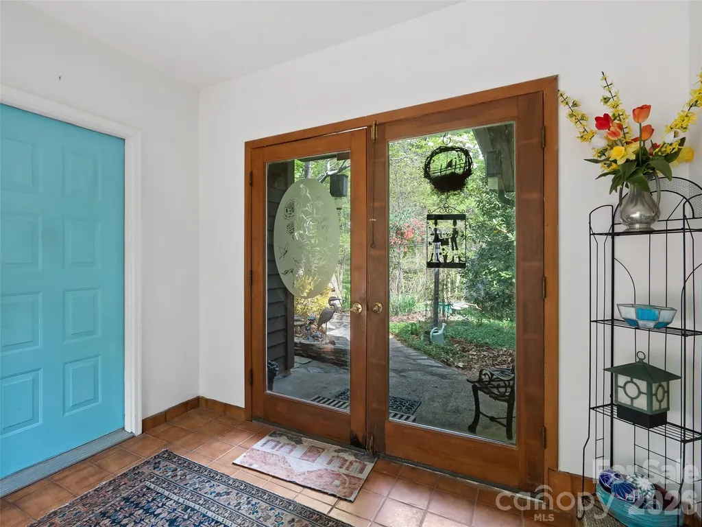 120 Carter Cove Road Asheville NC 28804