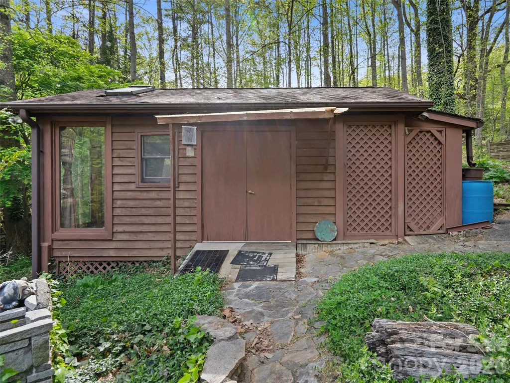 120 Carter Cove Road Asheville NC 28804