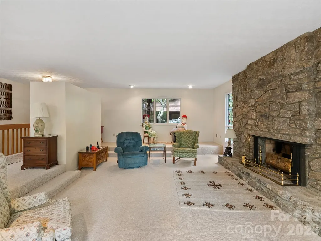 120 Carter Cove Road Asheville NC 28804